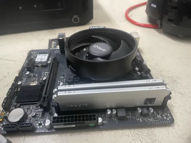 KIT AMD RYZEN 5. 4600G 32 GB MEMÓRIA 512 NVME