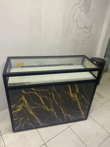 Balcão em ótimo estado.