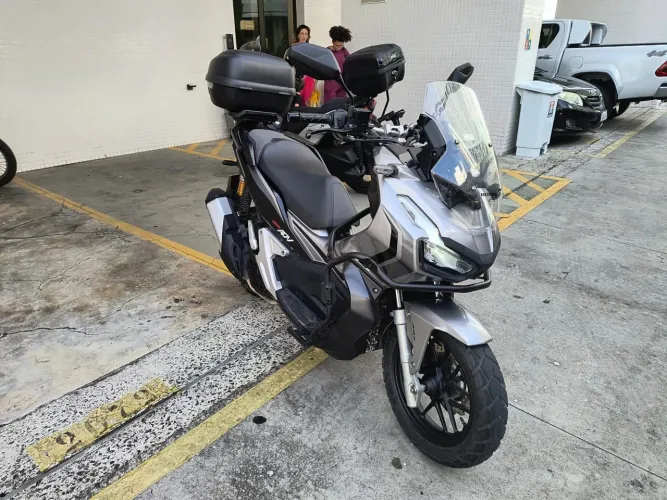 Honda ADV 150 2023 Prata | IPVA 26 Pago | Acessórios Inclusos