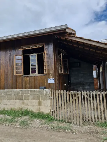 Alugo casa individual