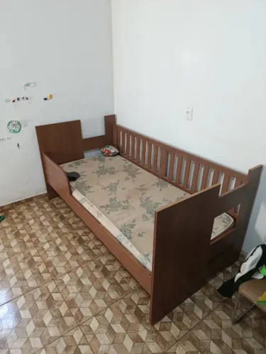 Camas em MDF super conservadas