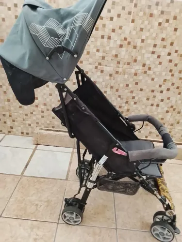 Carrinho de bebê, super conservado