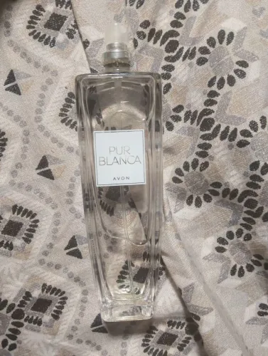 Vendo perfumes 50 reais cada um menos o Purê Blanca que cobro 20 reais usado uma vez