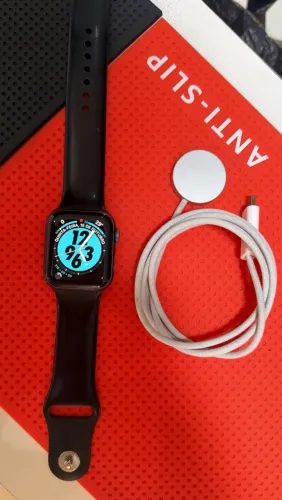 Apple Watch SE ( GPS + CELULAR)