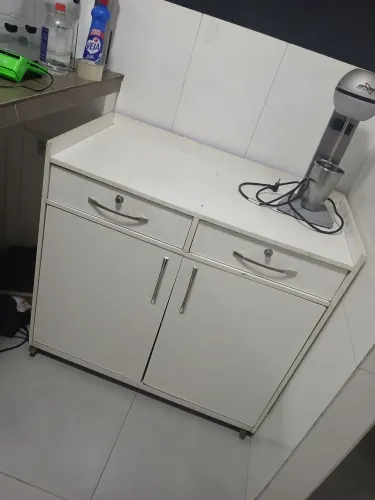 Balcão em MDF para açaí com cofre digital fixo no balcão