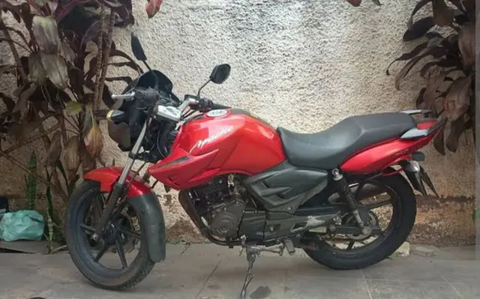 Moto apache vermelho