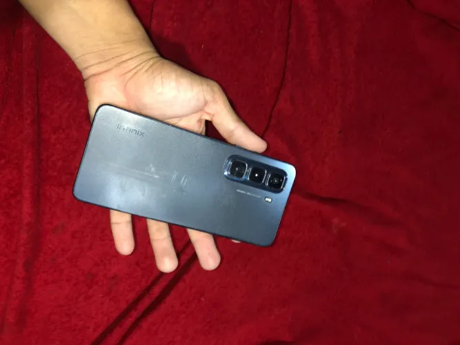 VENDO CELULAR INFINIX HOT 50 pro