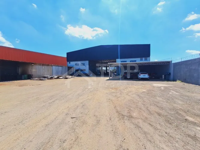 Locação de Comercial / Barracão/Galpão na cidade de São Carlos