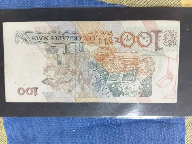 Uma cédula de dinheiro antiga