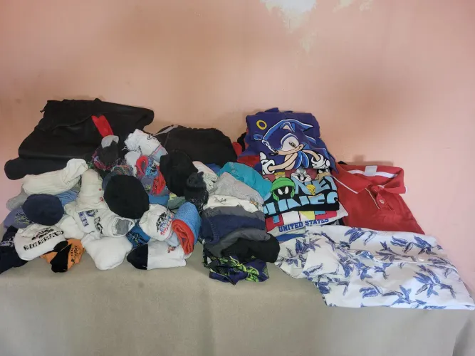 Kit com Roupas Diversas p/Crianças (3 a 4 anos)