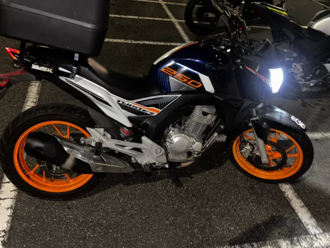 Honda Twister 250f