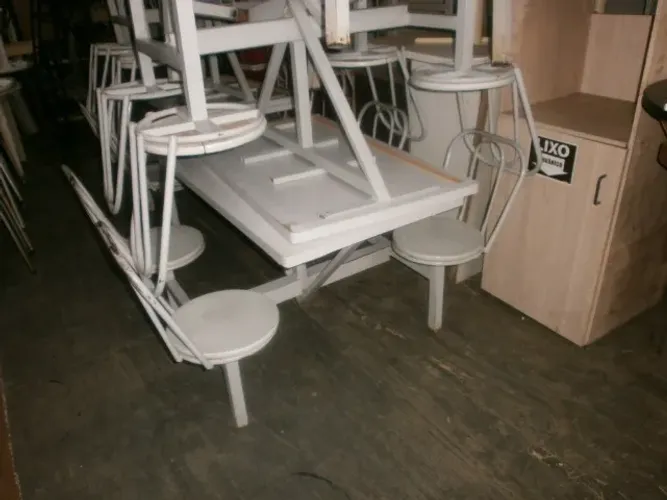 conjunto de mesa com 4 cadeira - para refeitório / restaurante / lanchonete