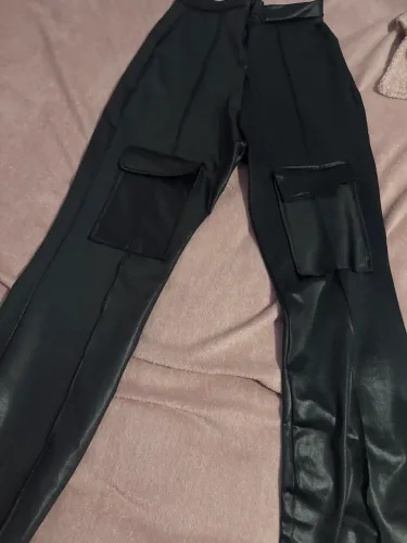 Calça preta