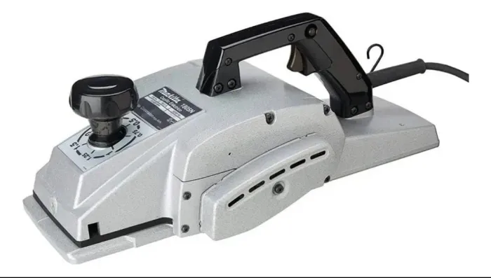 Plaina Elétrica 155mm Industrial 1140w 1805n 110v Makita 