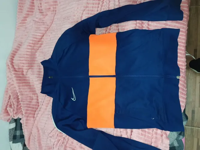 Agasalho academy Nike azul escuro com laranja
