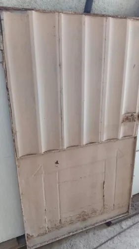 Portão de ferro 1,50 alt. x 0,80 larg