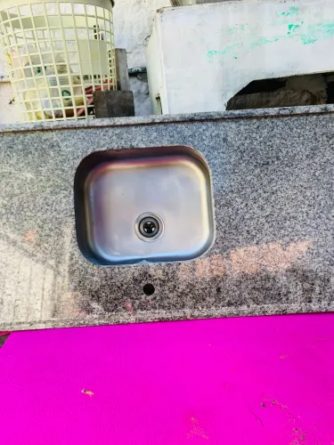 2 pias granito zerada. Nunca usada 