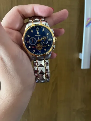 Relógio usado só 1 vez, 200 reais para vender logo, original da marca