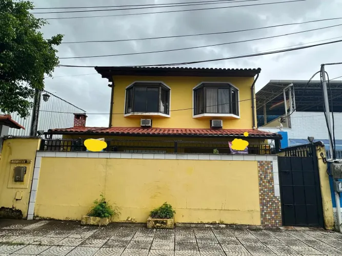 CASA COM 2 PAVIMENTOS A VENDA EM MURIQUI