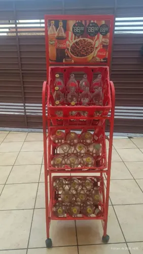 Coca-Cola Caixa + Vasilhames + Suporte      
