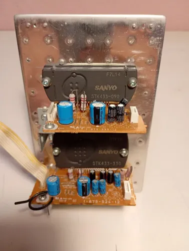 Circuito integrado STK 433-330 e STK 433-090 SANYO original com as placas e dissipador.