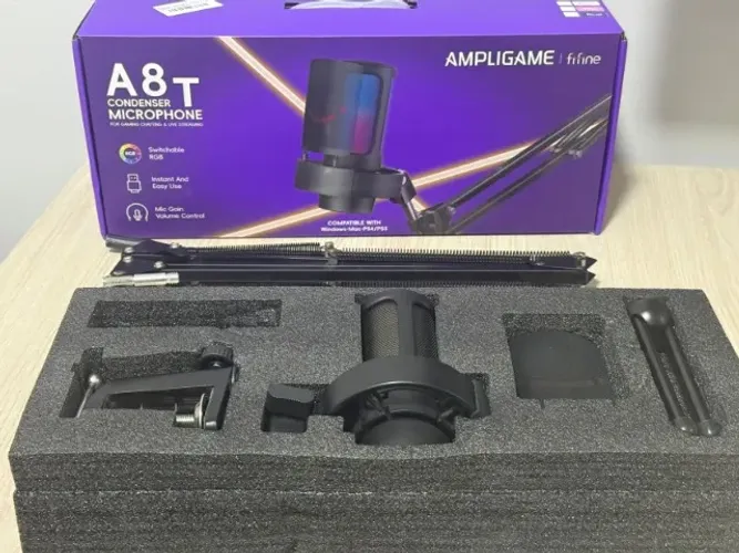 Microfone Condensador Gamer Fifine A8T, RGB
