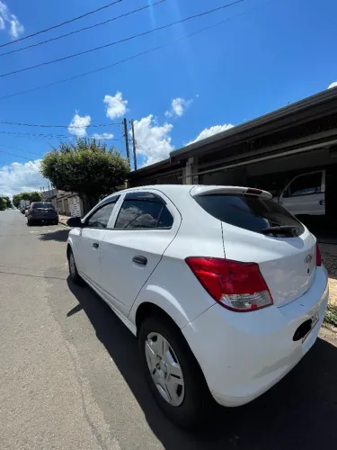 Chevrolet Onix Hatch LS 1.0 8V Flex Power Mec. 4P 2016