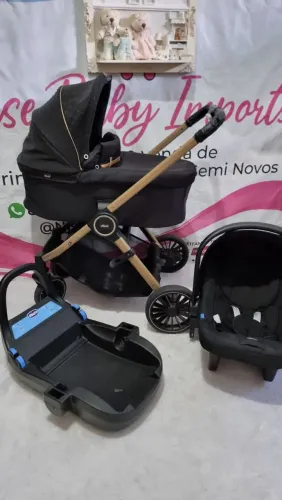 Carrinho Moisés com bebê conforto