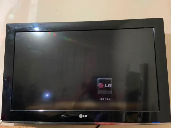 Vende-se Tv 32 polegadas , NÃO É SMART