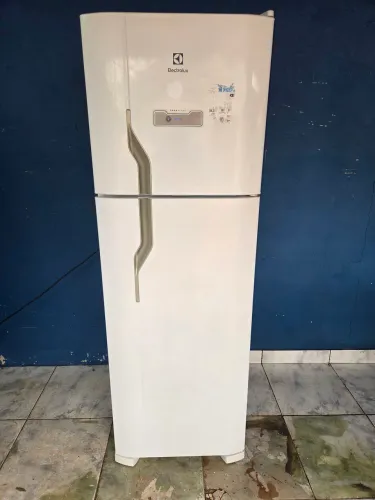 Vendo geladeira Electrolux 