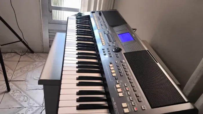teclado yamaha s670