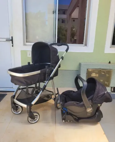 Carrinho de bebê + bebê conforto Epic lite Infanti