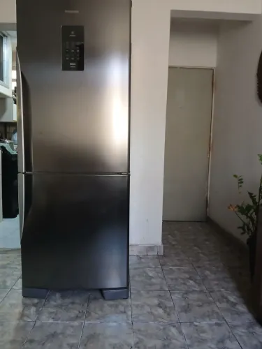 Geladeira Panasonic 425 litros Inverter
