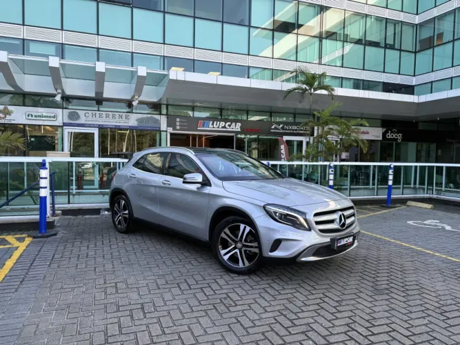 Mercedes-Benz GLA 250 Vision 2.0 TB 16V 211cv Aut. 2015