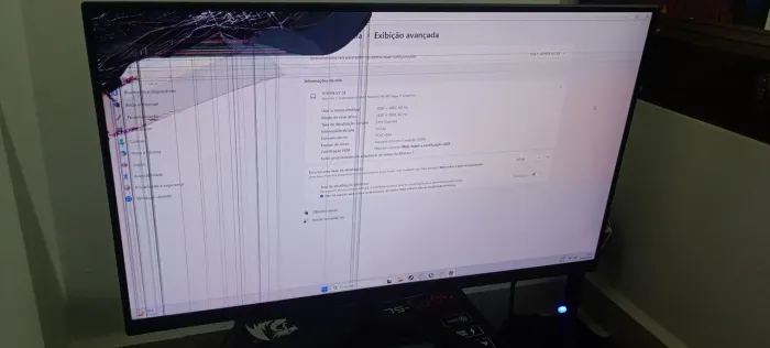 Monitor Athens V3 24' Tela Trincada