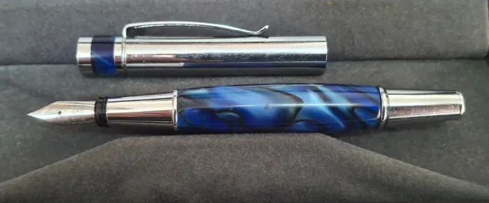 Caneta Tinteiro Premium Luxo - Pena Alemã, Resina Marmorizada e Metal - Nova e Testada