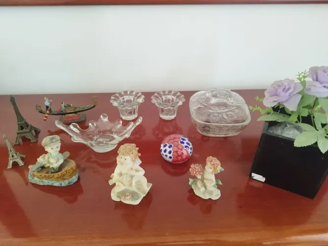Enfeites de bebês e variados de vidro
