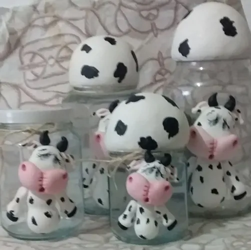 Pote decorado em biscuit