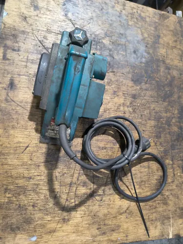 Plaina manual Makita 220v