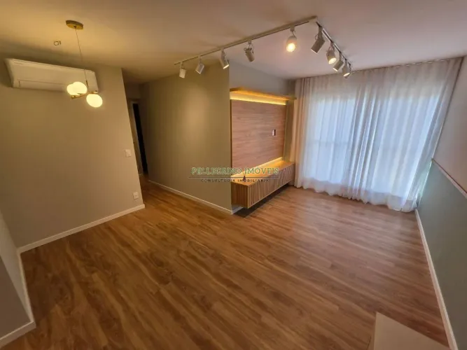 Atrás do Shopping Reformado