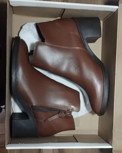 Bota de couro Maria Paula tam 37