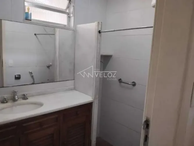 Apartamento : / Residencial / Humaitá