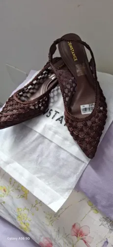 scarpin Constance modelo Slingback Trama