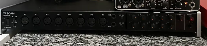 Interface de Áudio Tascam US-16x08