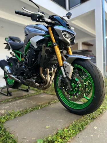Kawasaki Z900 R Edition 25/26
