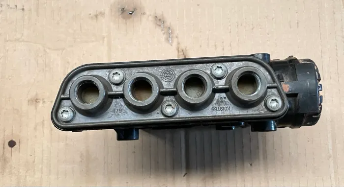 Válvula Solenoide Suspensão a Ar ECAS (4 Saídas) - Linha Pesada / Caminhão