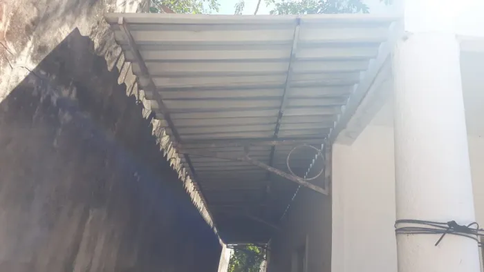 Vendo um toldo bem conservado