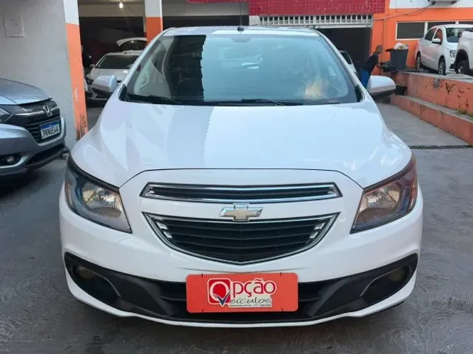 Chevrolet Onix Hatch LTZ 1.4 8V Flex Power Aut. 4P 2015