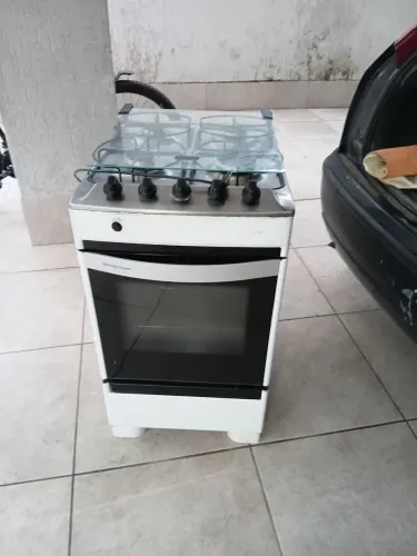 Vende fogão seminovo mas só vende