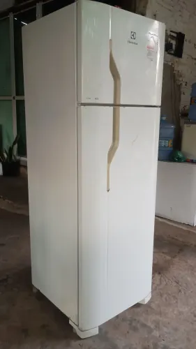 Geladeira Electroluxx toda blz ZAP 86 9 *